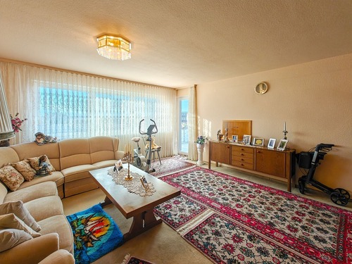 Wohnzimmer - 3- Zimmerwohnung mit 77,47 m&sup2; in Reutlingen zum Kaufen