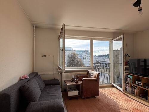 Foto - Südbalkon, Aufzug und Stellplatz zwischen Karl-August-Platz und Wilmersdorfer Straße