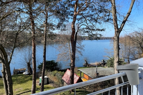 Balkonblick - Urlaub von Zuhause - gepflegte Wohnung mit großem Gemeinschaftsgarten und Seezugang