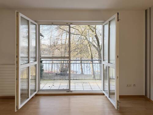 Ausgang zum Balkon - 3 Zimmer Etagenwohnung in Mittenwalde Motzen