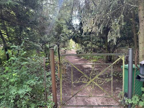 Zugang von der Straße - Grundstück in Schwerin