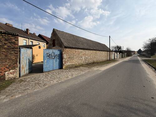 ehemaliges Stallgebäude rückseitig - Mehrfamilienhaus, Wohnhaus mit 195,70 m&sup2; in Luckenwalde zum Kaufen
