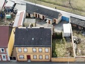 Foto - Kleines Mehrfamilienhaus mit 3 Einheiten, nahe dem Bahnhof und mit Ausbaupotential, 5,1 % Rendite