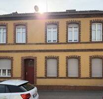 Kleines Mehrfamilienhaus mit 3 Einheiten, nahe dem Bahnhof und mit Ausbaupotential, 5,1 % Rendite - Luckenwalde