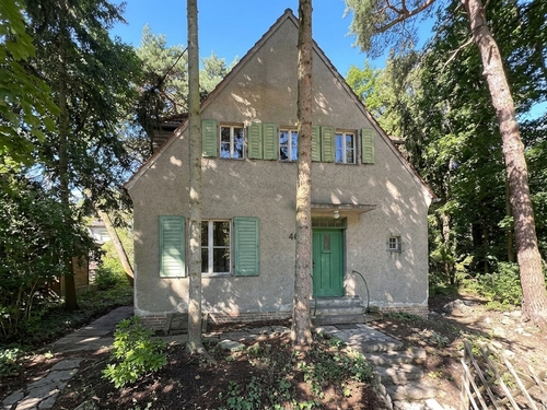 Straßenansicht - Originales Sommerfeldhaus mit besonderer Atmosphäre direkt am Grünzug