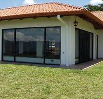 COSTA-RICA: 450 m² neues Haus mit wunderschöner Sicht, Indoor-pool und 7,000 m2 Garten bei Atenas - Costa Rica