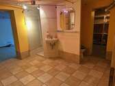 Bad mit Dusche im Keller - 