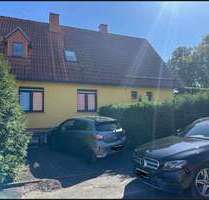 geräumige Doppelhaushälfte mit verglaster Giebelfront und großen Garten - Pößneck