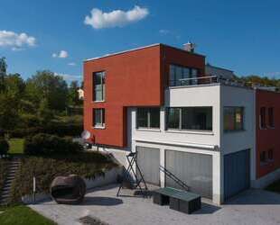 Luxuriöse und moderne Bauhausvilla als Praxis oder Bürohaus - Schneeberg