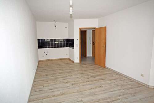 Wohnzimmer mit Küche - 