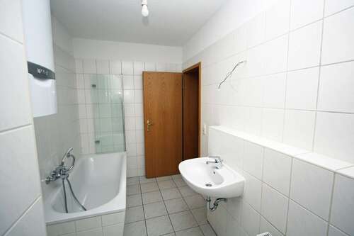 Bad - 2 Zimmer Etagenwohnung in Pößneck