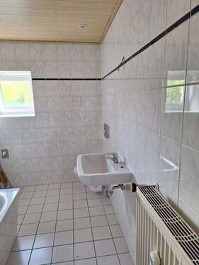 Bad (2) - 4 Zimmer Dachgeschoßwohnung zur Miete in Pößneck