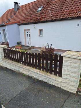 Ansicht Haus 1 - 7 Zimmer Doppelhaushälfte zum Kaufen in Pößneck