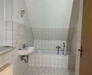 Schnäppchenangebot - Dachgeschosswohnung im Grünen - Unterwellenborn