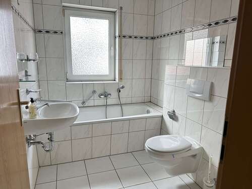 Bad - 2- Zimmerwohnung mit 57,00 m² in Jena zur Miete