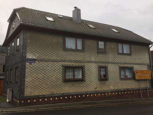 Frontansicht - teilsaniertes Ein- Zweifamilienhaus in Top Lage von Probstzella