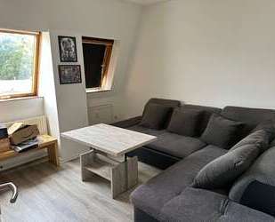 kleine gemütliche DG- Wohnung - 430,00&nbsp;EUR Kaltmiete, ca.&nbsp; 43,00&nbsp;m&sup2;&nbsp;Wohnfl&auml;che in Pößneck (PLZ: 07381)