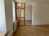 Wohnzimmer mit Küche - Erdgeschoßwohnung mit 39,00 m&sup2; in Kaulsdorf zur Miete