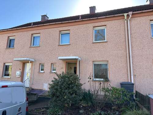 Außenansicht - Reihenmittelhaus mit 85,40 m&sup2; in Saalfeld/Saale zum Kaufen