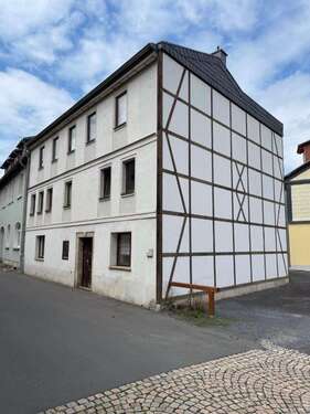 Seitenansicht - 8 Zimmer Reihenendhaus zum Kaufen in Saalfeld/Saale