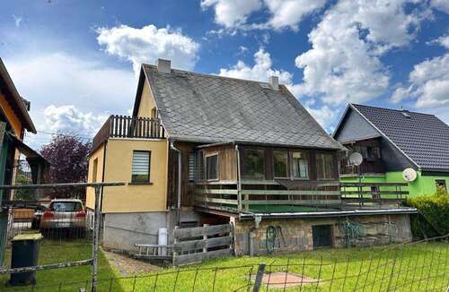 TOP Außenansicht - Schönes sanierungsbed. Einfamilienhaus (EW65) mit Garage