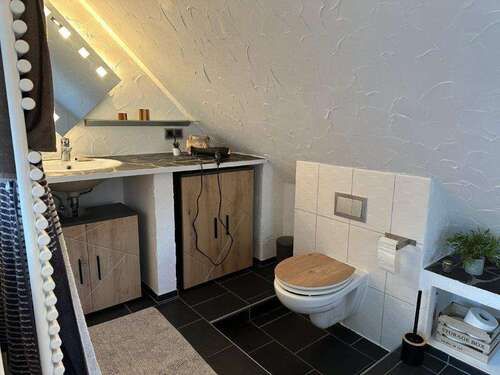 Nebenhaus Bad DG (2) - 