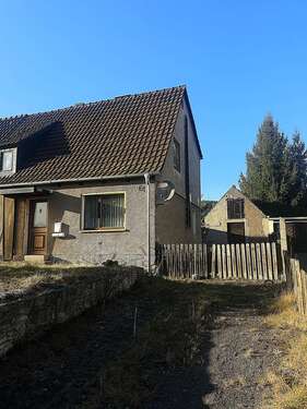 Zufahrt - **Frühlingsangebot- Kaufpreisänderung** Einfamilienhaus im Grünen mit Potenzial zum Traumhaus