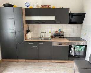 geräumige 3 Zi.-Wohnung inkl. Einbauküche in Pößnecker Stadtvilla