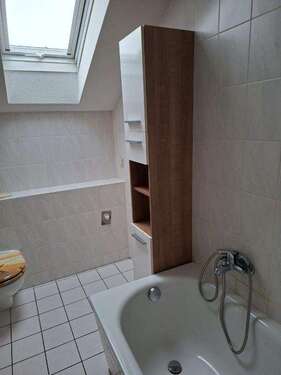 Bad (2) - Dachgeschoßwohnung mit 58,00 m&sup2; in Pößneck zur Miete