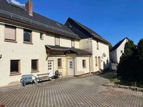 Ansicht - Ein- Zweifamilienhaus mit Scheune, Garagen und großem Grundstück