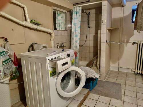 Waschküche mit Dusche - 