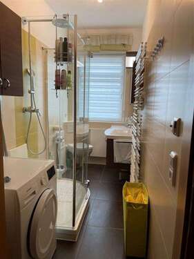 Bad OG - 8 Zimmer Zweifamilienhaus zum Kaufen in Pößneck