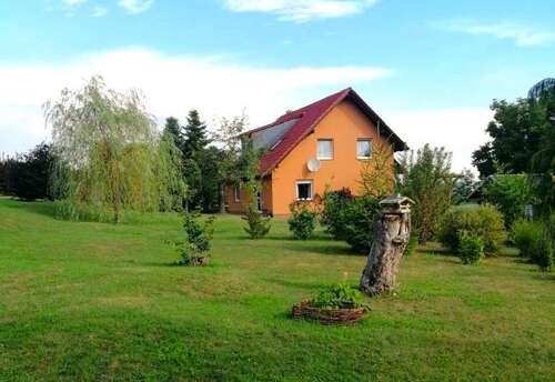 Ansicht (2) - Schönes und geräumiges 1-2 Familienhaus mit großem Garten und super Wohnlage
