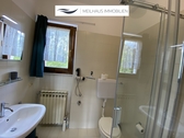 Bad mit Dusche - 