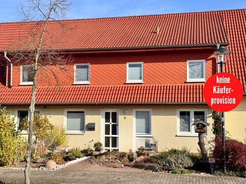 Hausansicht - HORN IMMOBILIEN ++ Neubrandenburg Broda, Haus für die junge Familie, 5 Zimmer und Einbauküche
