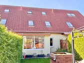 Hausansicht vom Grundstück - 5 Zimmer Reihenmittelhaus zum Kaufen in Neubrandenburg