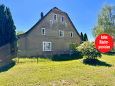 Hausansicht - HORN IMMOBILIEN ++ ein Haus bei Brüssow, mit viel Platz und einem großen Garten in sehr ruhiger Lage