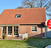 HORN IMMOBILIEN ++ Haus mit 5 Zimmern, Pool und Einbauküche, nur 6 km bis Neubrandenburg - Holldorf OT Rowa