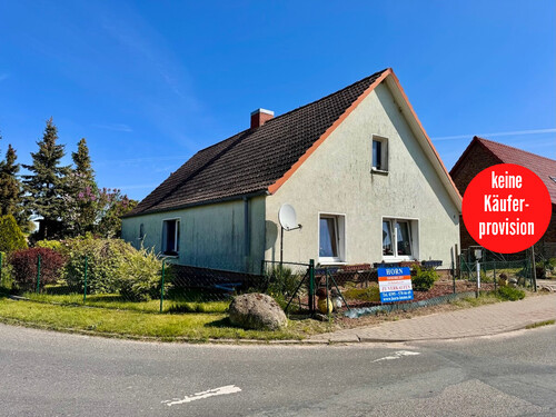 Hausansicht - HORN IMMOBILIEN++ Einfamiliehaus mit Nebengebäude in Fahrenwalde, nur 9 km bis Pasewalk