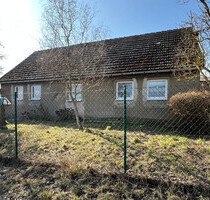 HORN IMMOBILIEN ++ sanierungsbedürftiges Einfamilienhaus in Alleinlage an der Bundesstraße - Zerrenthin