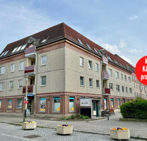 HORN IMMOBILIEN++RESERVIERT! Neubrandenburg Zentrum, 3-Raum Eigentumswohnung mit Balkon und EBK -vermietet-