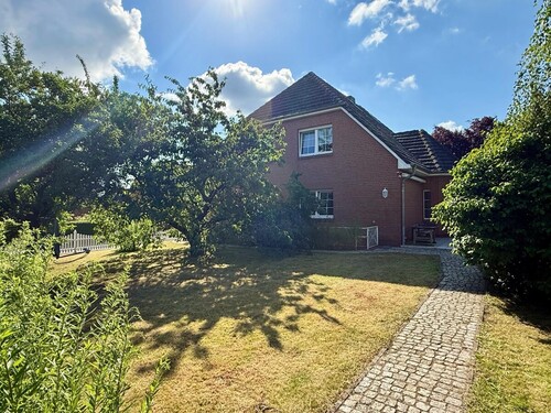 Garten - 5 Zimmer Einfamilienhaus zum Kaufen in Neuendorf