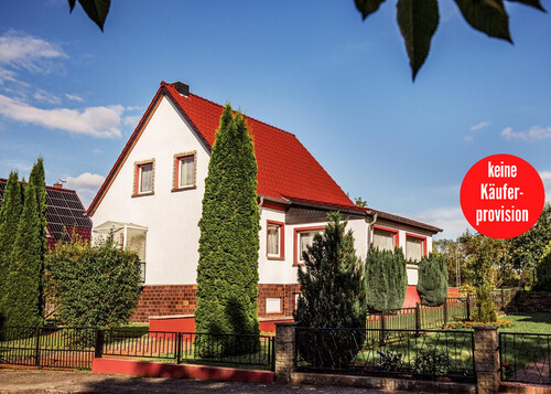 Einfamilienhaus - HORN IMMOBILIEN++ Burg Stargard, Einfamilienhaus mit Garage und geschlossener Veranda, Randlage