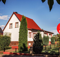 HORN IMMOBILIEN++ Burg Stargard, Einfamilienhaus mit Garage und geschlossener Veranda, Randlage