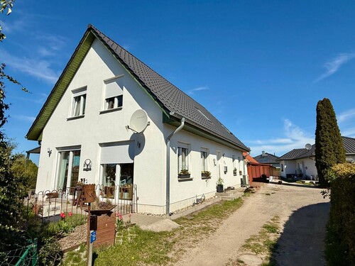 Giebelseite - 5 Zimmer Einfamilienhaus zur Miete in Wulkenzin