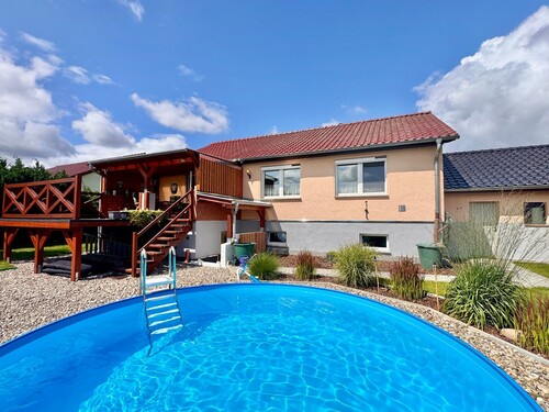 Haus mit Pool - 4 Zimmer Einfamilienhaus zum Kaufen in Altentreptow