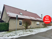 Hausansicht - HORN IMMOBILIEN ++ freistehendes Einfamilienhaus in Pasenow bei Woldegk