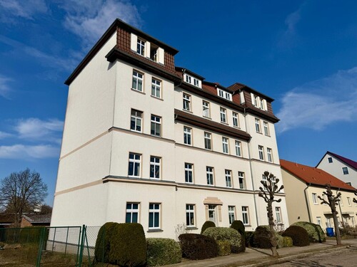 Mehrfamilienhaus - HORN IMMOBILIEN++ Neustrelitz, vermietetes MFH mit 10 Wohneinheiten, Stellplätzen und Keller