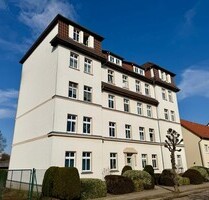 HORN IMMOBILIEN++ Neustrelitz, vermietetes MFH mit 10 Wohneinheiten, Stellplätzen und Keller
