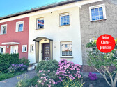 Hausansicht - HORN IMMOBILIEN ++ gepflegtes Reihenmittelhaus in Ueckermmünde, nur ca. 1 km vom Strand entfernt
